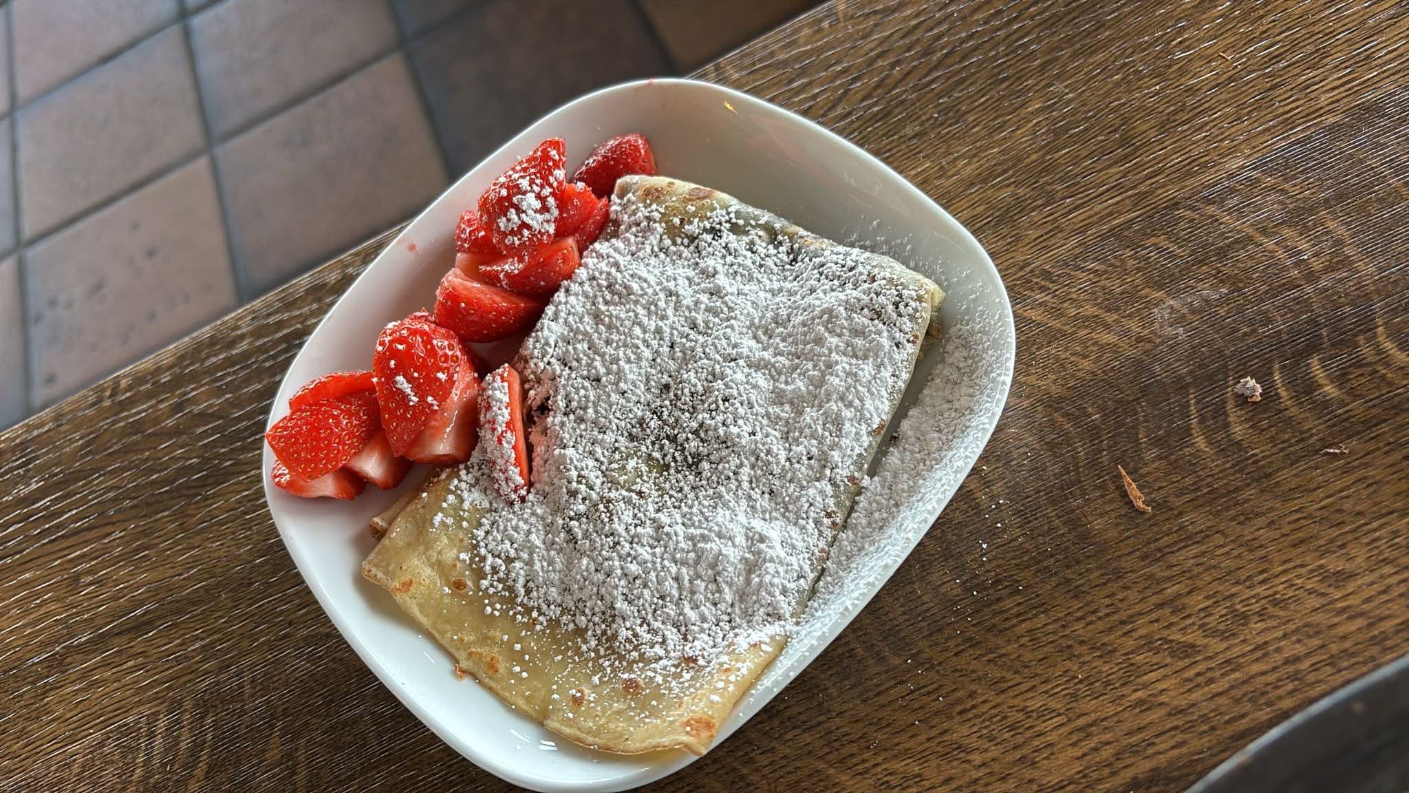 Crêpe mit Erdbeeren
